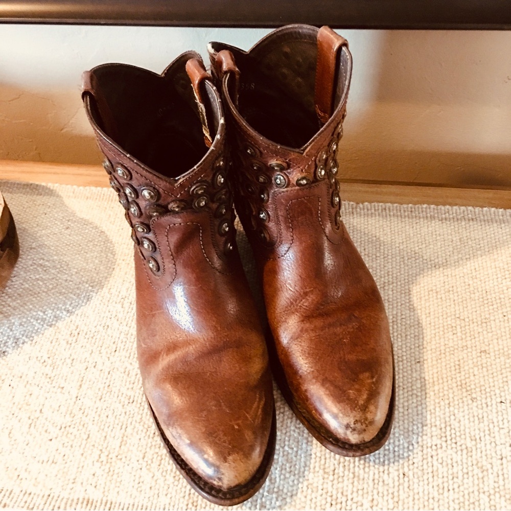 FRYE Cowgirl boho studded low calf boots brown leather 76684 Wyatt 9.5 - Picture 2 of 8